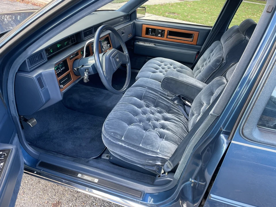 1988 Cadillac Fleetwood - Image 20 of 31