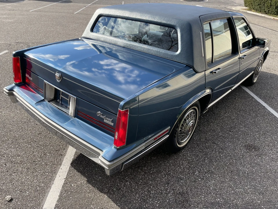 1988 Cadillac Fleetwood - Image 10 of 31