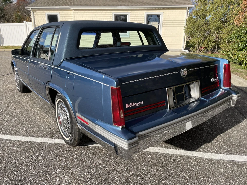 1988 Cadillac Fleetwood - Image 9 of 31