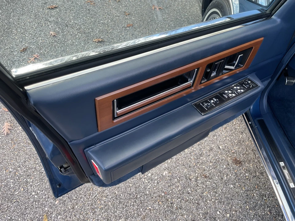 1988 Cadillac Fleetwood - Image 26 of 31