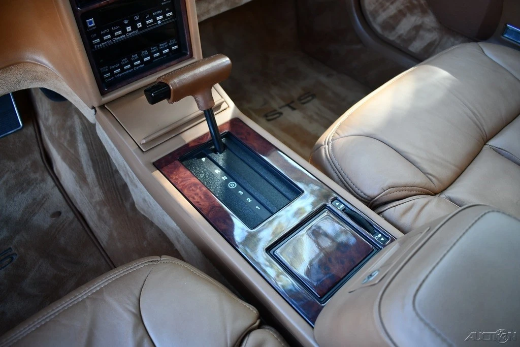 1988 Cadillac Seville - Image 21 of 24