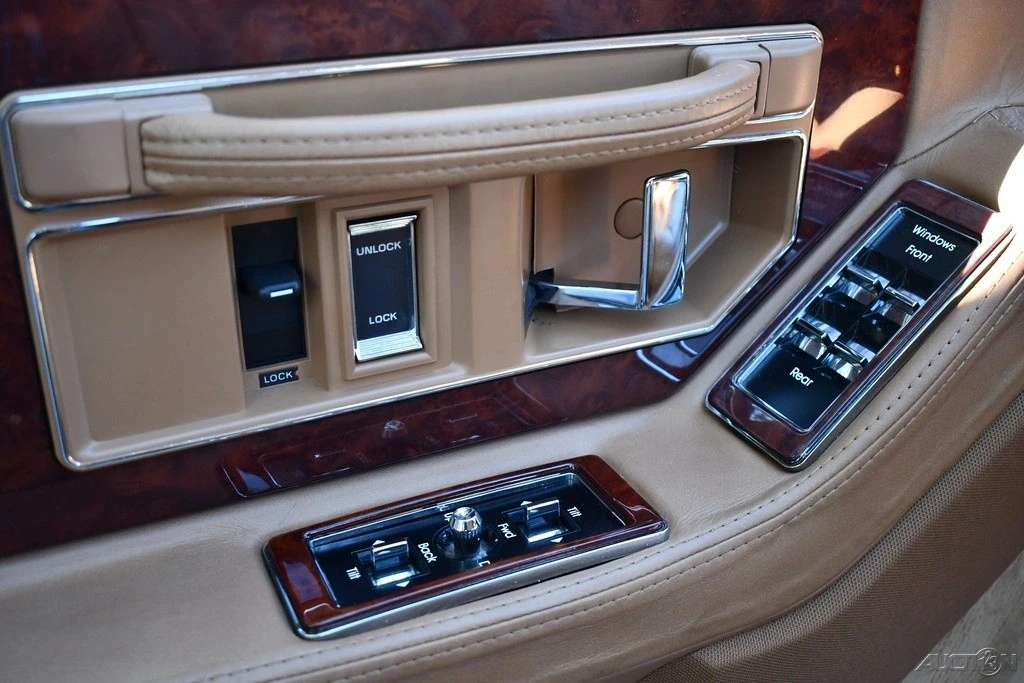 1988 Cadillac Seville - Image 17 of 21