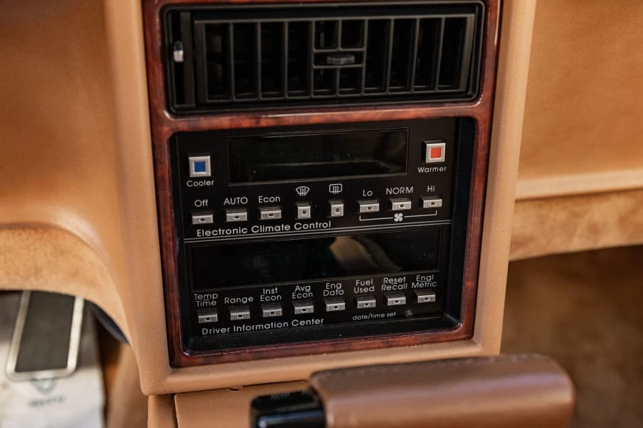1988 Cadillac Seville - Image 17 of 27