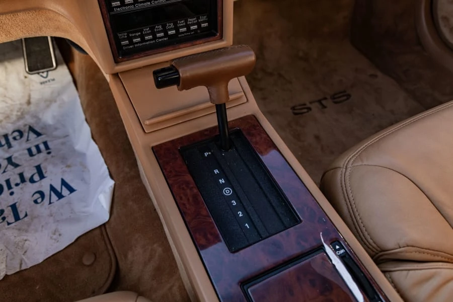1988 Cadillac Seville - Image 24 of 27