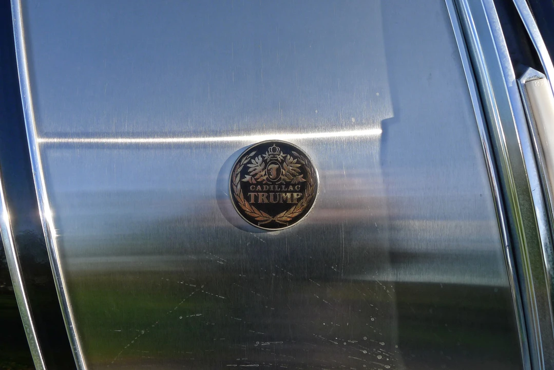 1988 Cadillac Brougham - Image 7 of 7