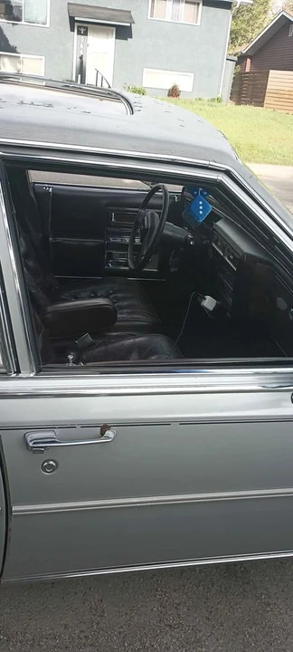 1988 Cadillac Brougham - Image 14 of 20