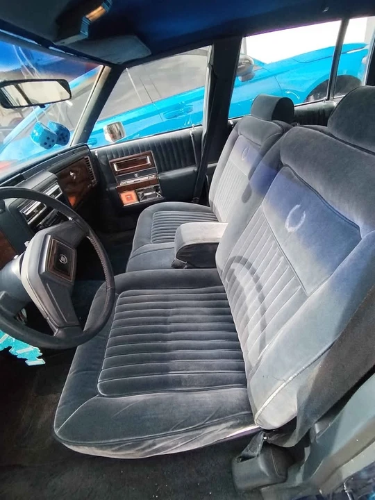 1988 Cadillac Brougham - Image 5 of 7