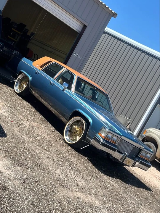 1988 Cadillac Brougham - Image 11 of 13