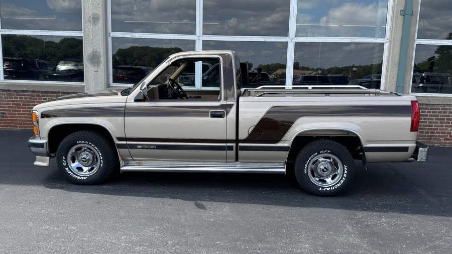 1988 Chevrolet C/K 4th Gen - Image 2 of 13