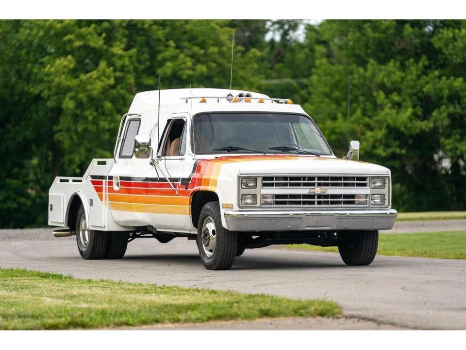 1988 Chevrolet C/K 4th Gen - Image 3 of 31