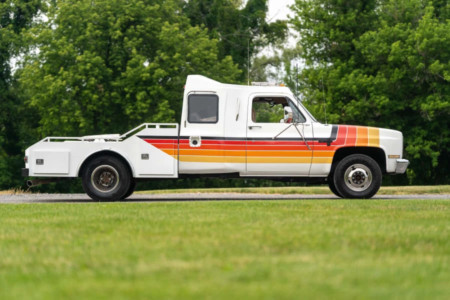 1988 Chevrolet C/K 4th Gen - Image 2 of 24