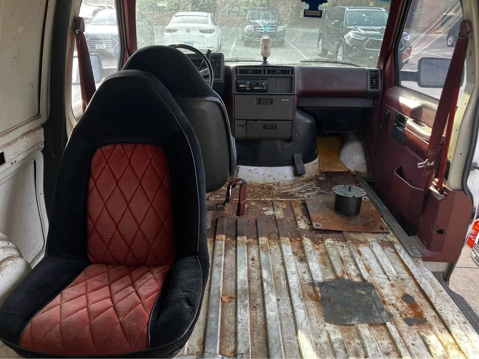 1988 Chevrolet Astro - Image 3 of 13