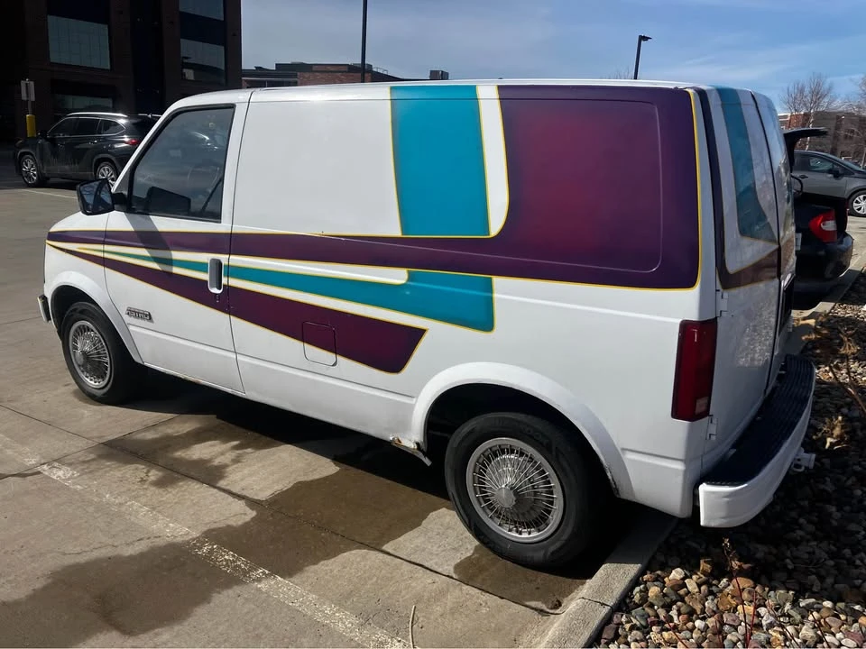 1988 Chevrolet Astro - Image 8 of 13