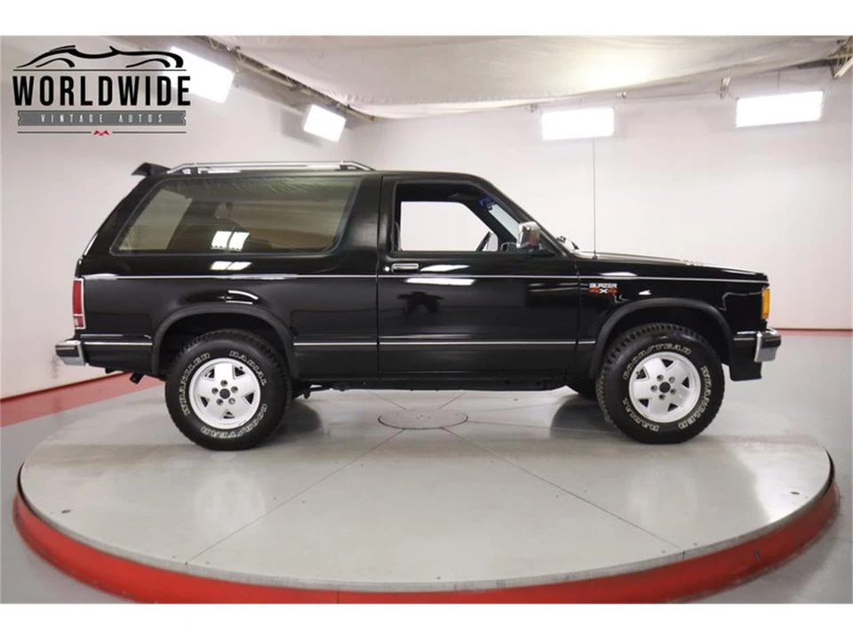 1988 Chevrolet K5 Blazer 2nd Gen - Image 4 of 31