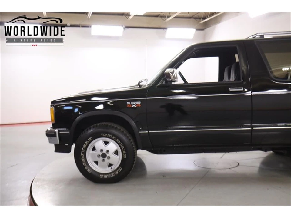 1988 Chevrolet K5 Blazer 2nd Gen - Image 7 of 31