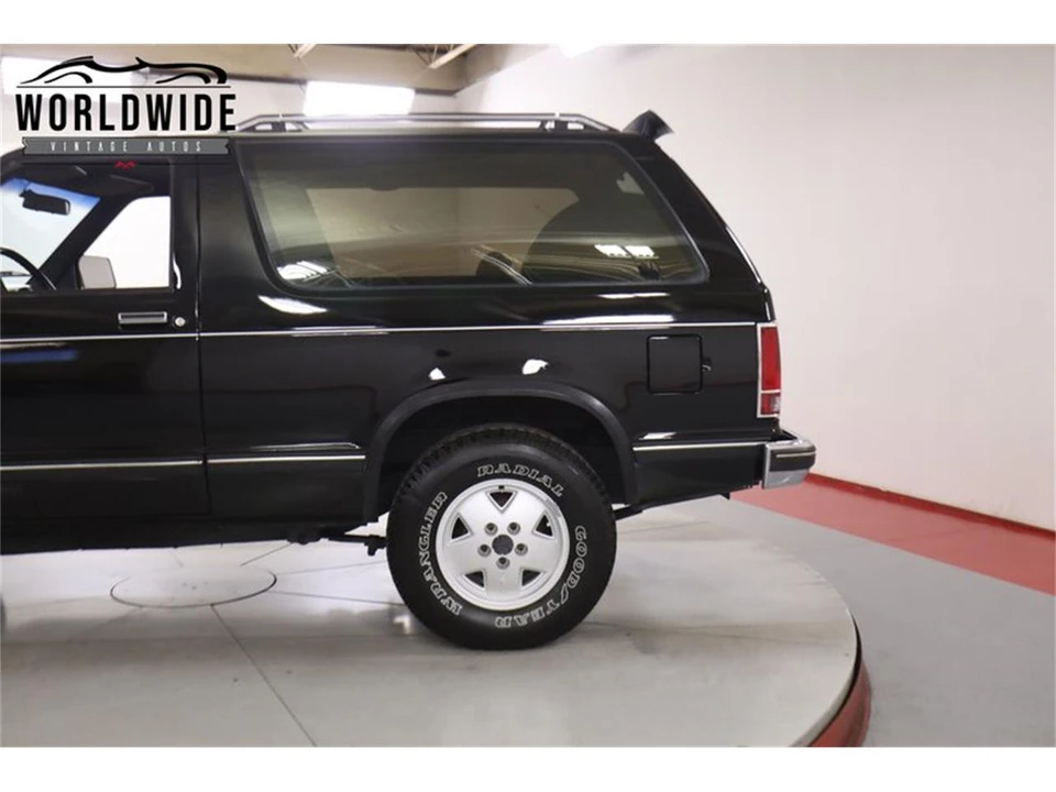 1988 Chevrolet K5 Blazer 2nd Gen - Image 10 of 31