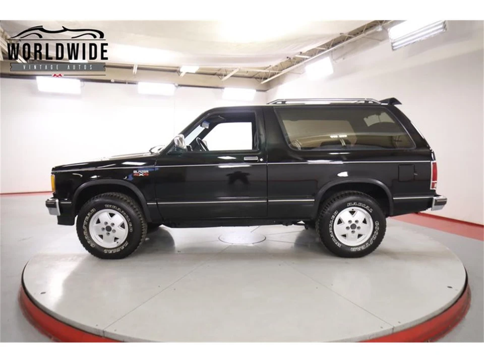 1988 Chevrolet K5 Blazer 2nd Gen - Image 3 of 31