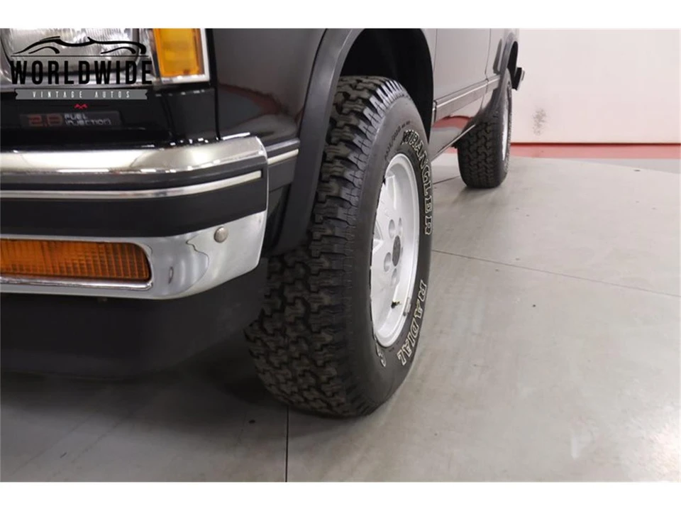 1988 Chevrolet K5 Blazer 2nd Gen - Image 11 of 31