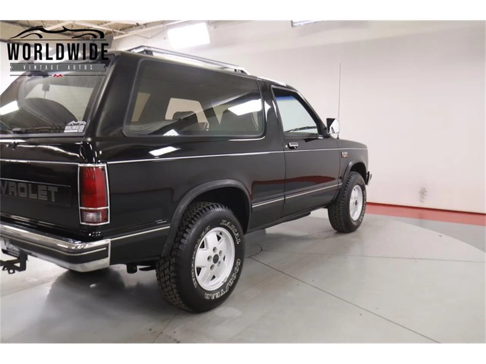 1988 Chevrolet K5 Blazer 2nd Gen - Image 22 of 31