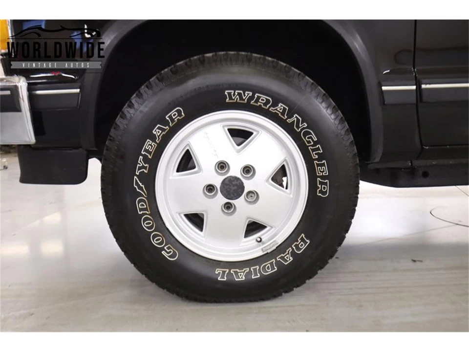 1988 Chevrolet K5 Blazer 2nd Gen - Image 12 of 31