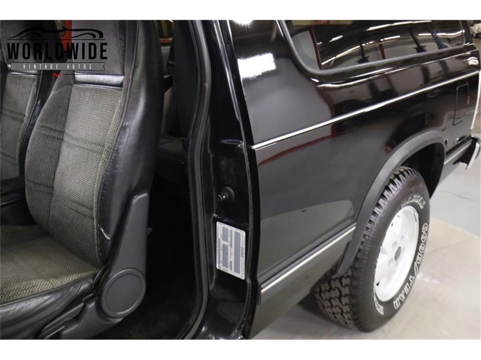 1988 Chevrolet K5 Blazer 2nd Gen - Image 25 of 31