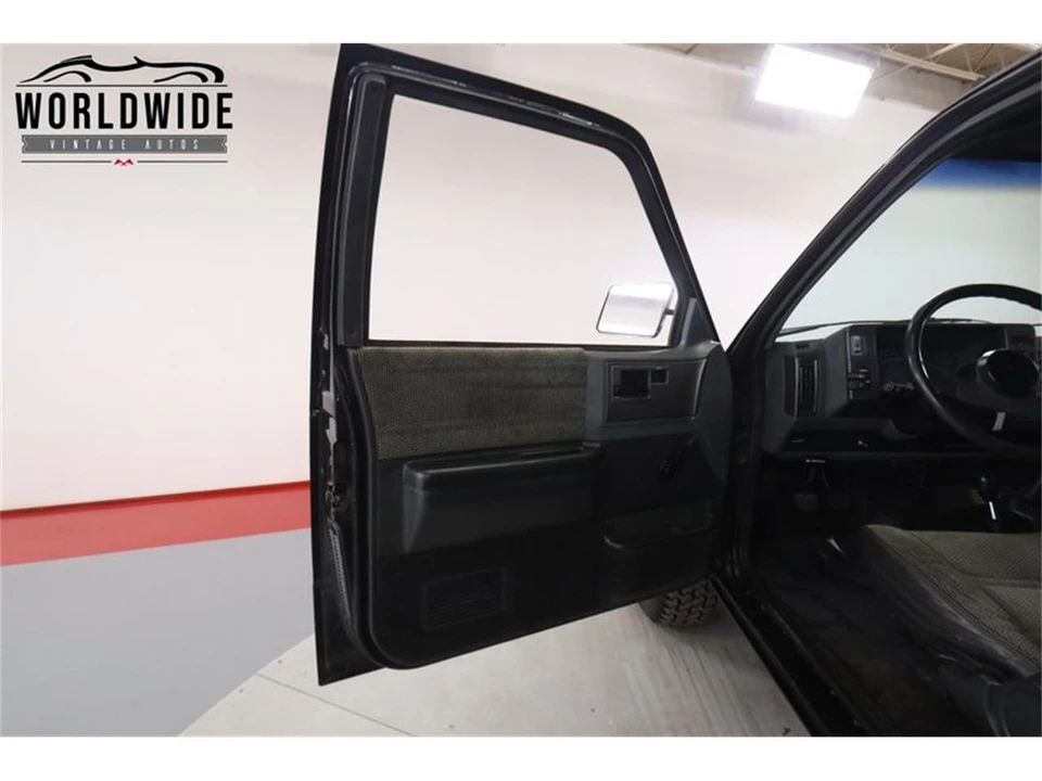 1988 Chevrolet K5 Blazer 2nd Gen - Image 26 of 31