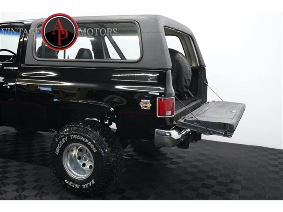 1988 Chevrolet K5 Blazer 2nd Gen - Image 15 of 31