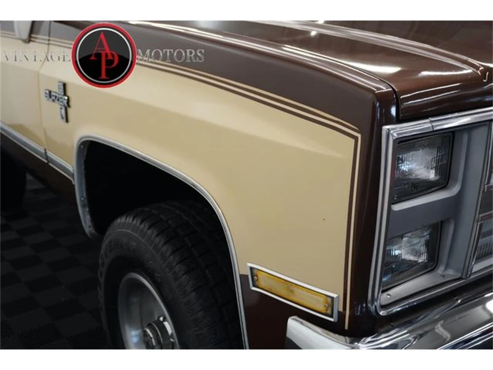 1988 Chevrolet K5 Blazer 2nd Gen - Image 17 of 31