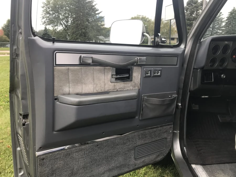 1988 Chevrolet Blazer - Image 6 of 12