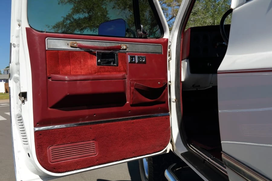 1988 Chevrolet Blazer - Image 24 of 31