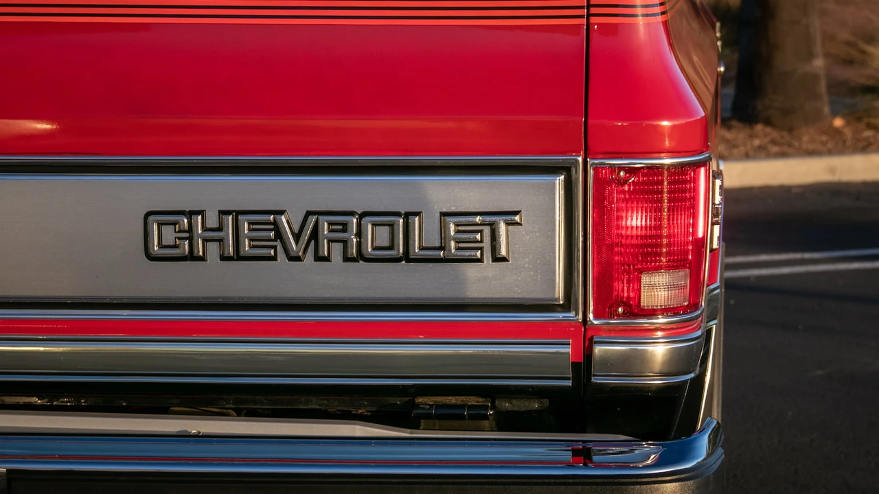 1988 Chevrolet Blazer - Image 11 of 19