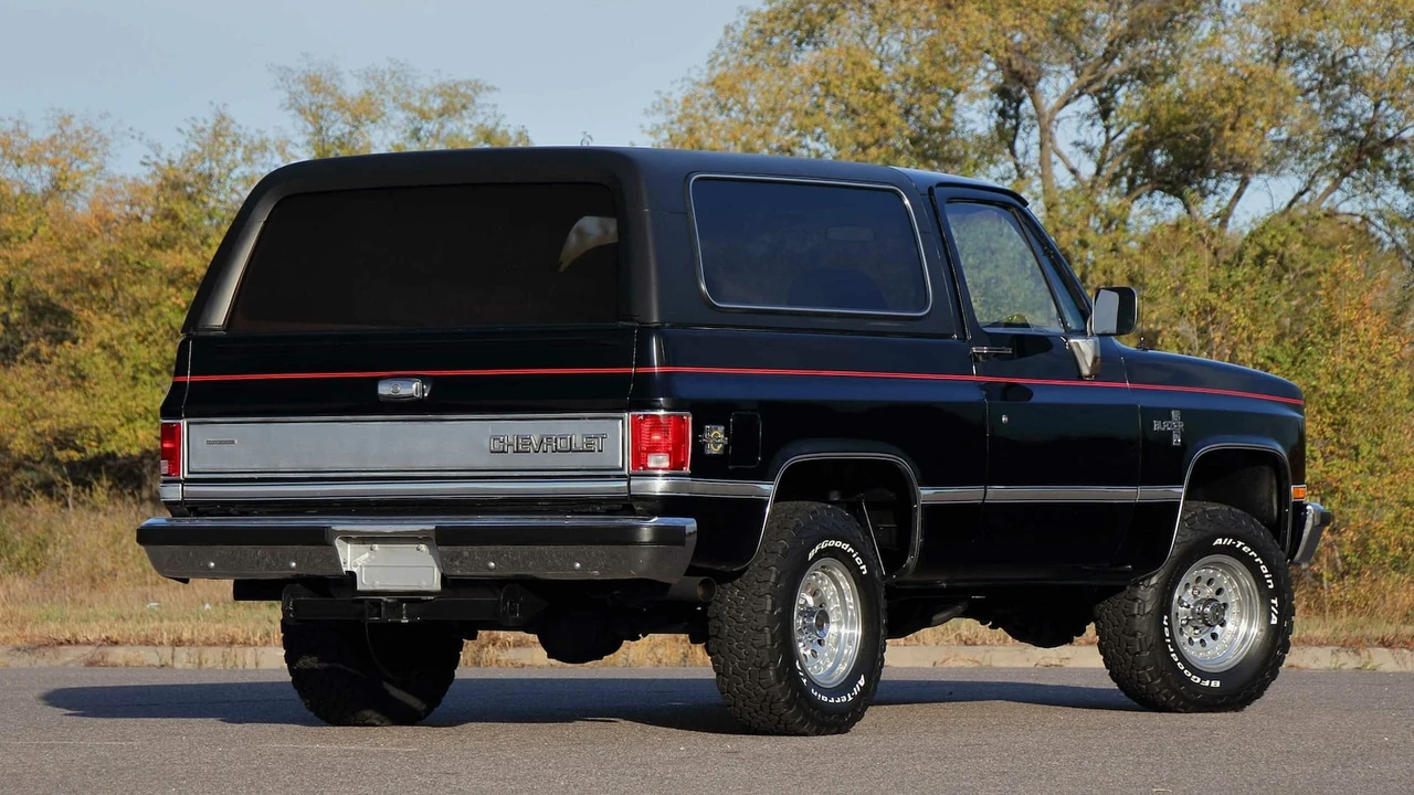 1988 Chevrolet Blazer - Image 3 of 29