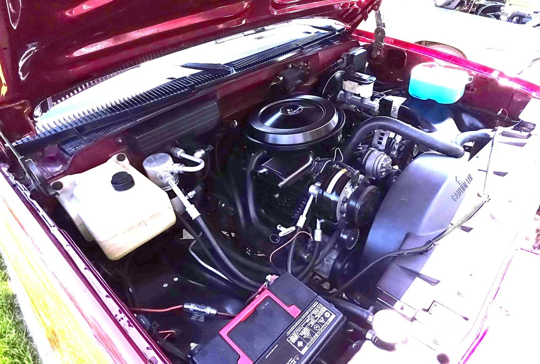 1988 Chevrolet - Image 17 of 31