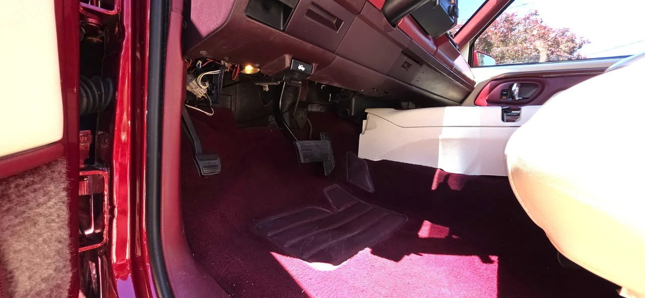 1988 Chevrolet - Image 22 of 31