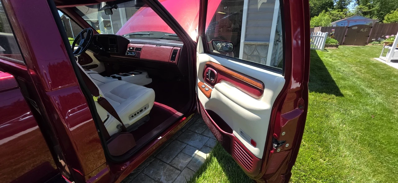 1988 Chevrolet - Image 26 of 31