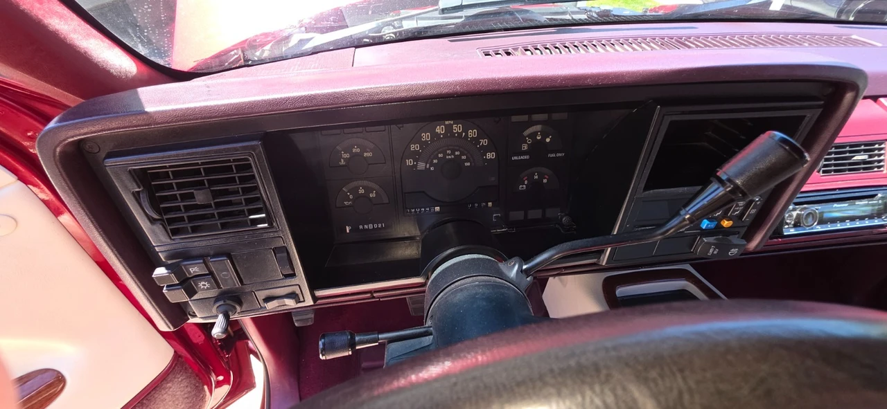 1988 Chevrolet - Image 20 of 31