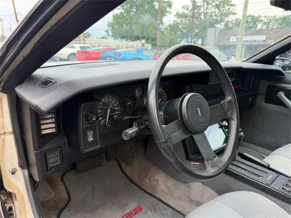 1988 Chevrolet Camaro 3rd Gen - Image 19 of 31
