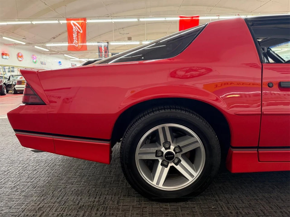 1988 Chevrolet Camaro IROC-Z & Z28 3rd Gen - Image 25 of 31