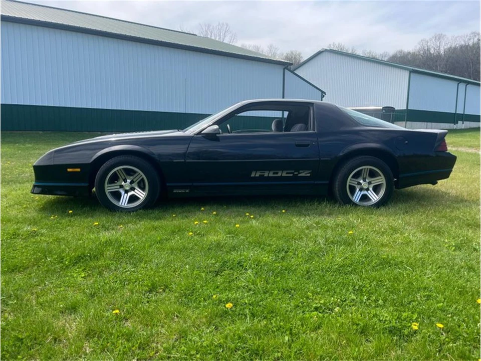 1988 Chevrolet Camaro IROC-Z & Z28 3rd Gen - Image 4 of 11