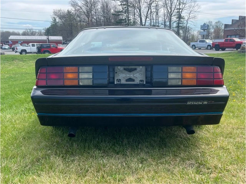 1988 Chevrolet Camaro IROC-Z & Z28 3rd Gen - Image 5 of 11