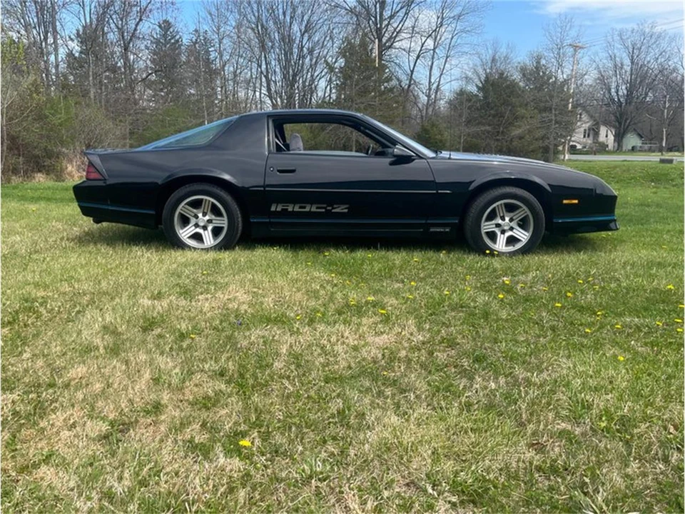 1988 Chevrolet Camaro IROC-Z & Z28 3rd Gen - Image 3 of 11