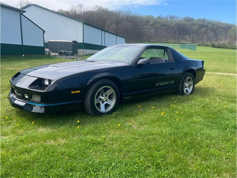 1988 Chevrolet Camaro IROC-Z & Z28 3rd Gen - Image 2 of 11