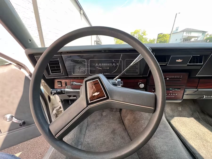 1988 Chevrolet Caprice - Image 19 of 31
