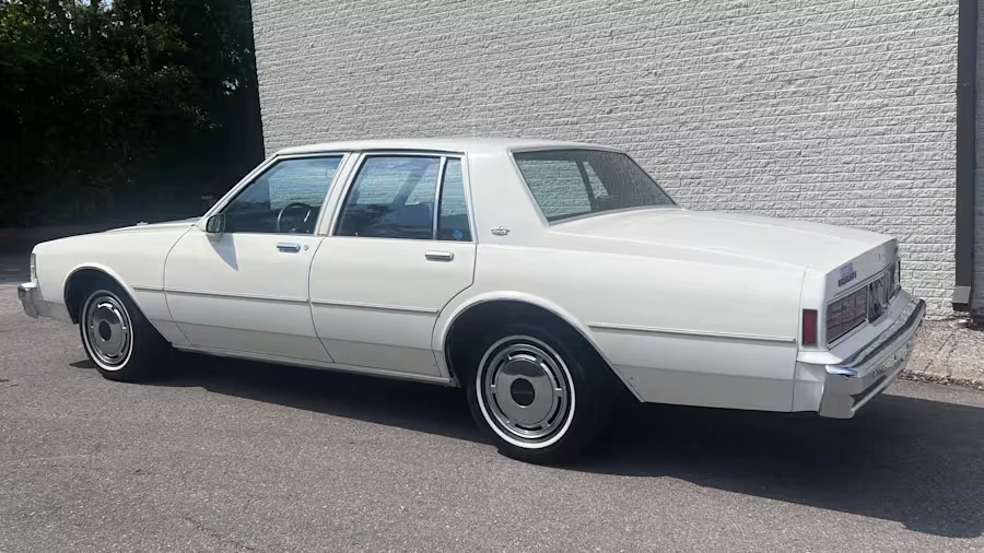 1988 Chevrolet Caprice - Image 11 of 31