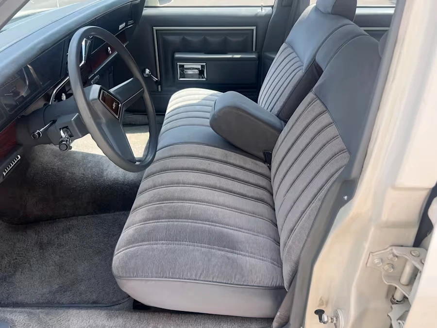 1988 Chevrolet Caprice - Image 16 of 31