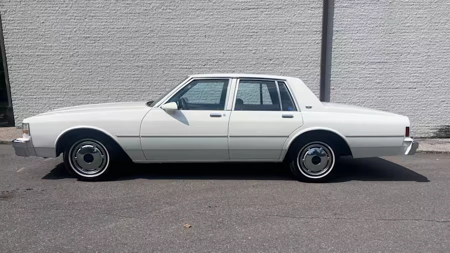 1988 Chevrolet Caprice - Image 8 of 31