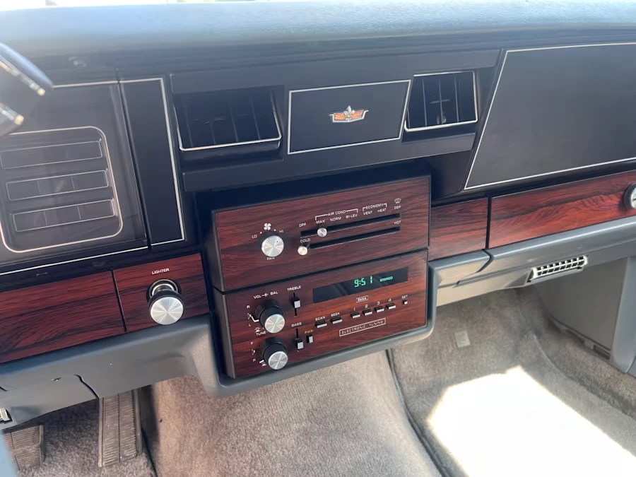 1988 Chevrolet Caprice - Image 26 of 31