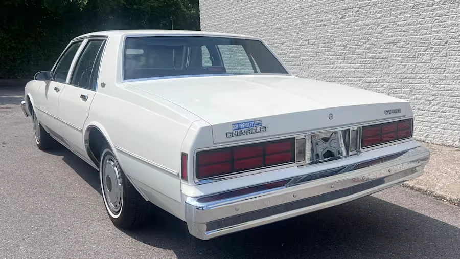 1988 Chevrolet Caprice - Image 9 of 31