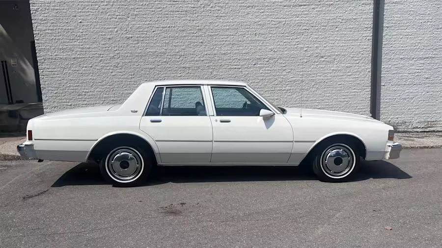1988 Chevrolet Caprice - Image 2 of 31