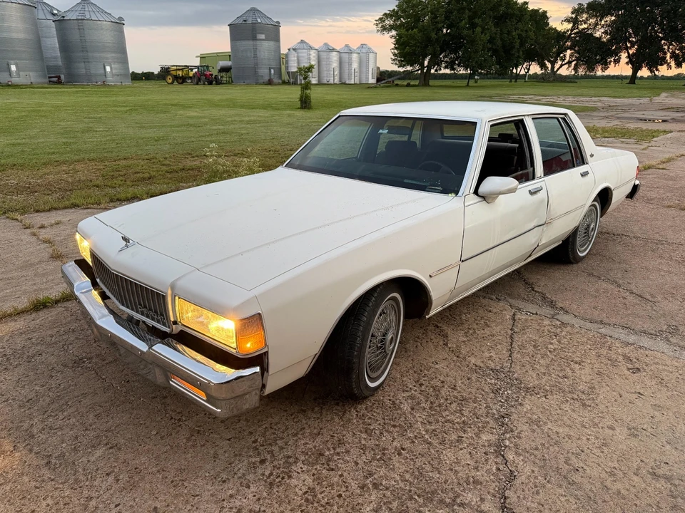 1988 Chevrolet Caprice - Image 3 of 20